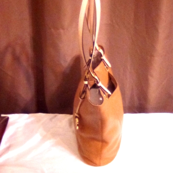 Michael Kors Caramel Tote - Picture 6 of 16
